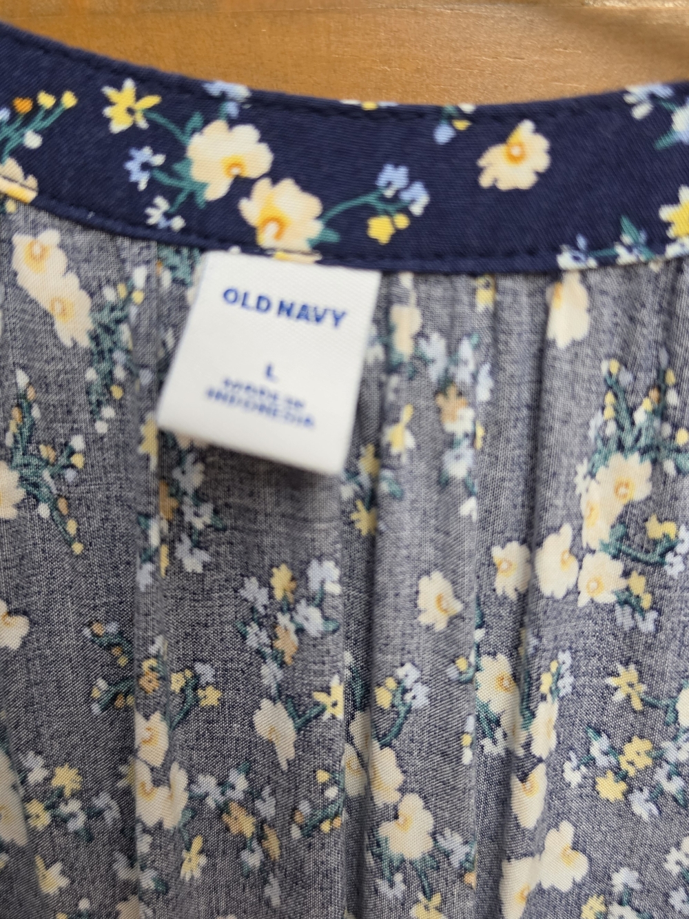 Old Navy Navy Floral Tiered Maxi Dress with White Accents - Picture 3 of 3